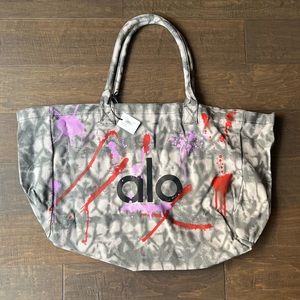 Alo graffiti tote